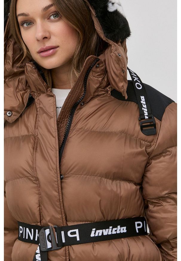 Pinko Kurtka damska kolor brązowy zimowa. Okazja: na co dzień. Kolor: brązowy. Materiał: materiał. Wzór: gładki. Sezon: zima. Styl: casual