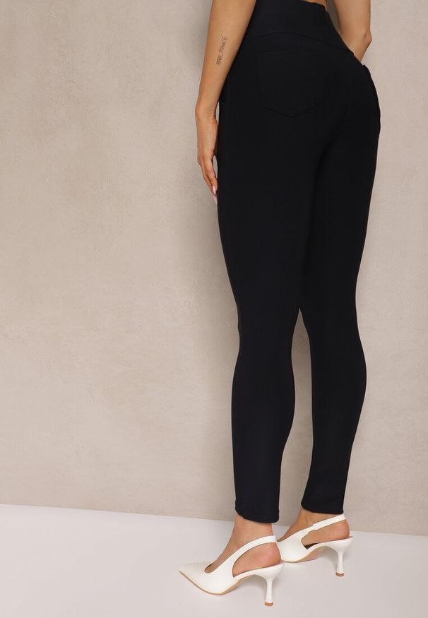 Renee - Granatowe Spodnie Skinny High Waist z Gumką w Talii Ivelbia. Okazja: na co dzień. Stan: podwyższony. Kolor: niebieski. Styl: casual