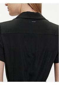Calvin Klein Sukienka koszulowa K20K206657 Czarny Regular Fit. Kolor: czarny. Materiał: syntetyk. Typ sukienki: koszulowe #5