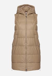 Born2be - Beżowa Pikowana Kamizelka z Kapturem na Suwak i Napy Timella. Okazja: na co dzień, na spacer. Typ kołnierza: kaptur. Kolekcja: plus size. Kolor: beżowy. Materiał: jeans, tkanina. Wzór: aplikacja. Styl: klasyczny, casual, elegancki #5