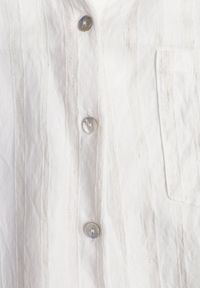 Renee - Biała Koszula z Wiskozy z Domieszką Lnu ze Strukturalnego Materiału Sewrita. Okazja: na spacer. Kolor: biały. Materiał: wiskoza, len, materiał. Styl: street #4