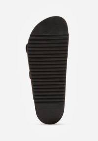 Born2be - Brązowe Klasyczne Klapki z Zamszu Naturalnego z Paskami z Klamrami z Regulacją Realie. Okazja: na co dzień. Kolor: brązowy. Materiał: zamsz. Wzór: paski. Styl: klasyczny #3