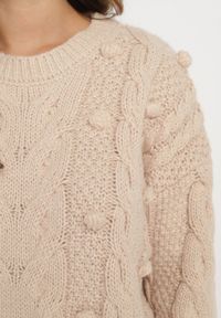 Born2be - Beżowy Sweter z Wiskozą i Wełną Aplikacją 3D i Tłoczeniem Vaishira. Kolor: beżowy. Materiał: wiskoza, wełna. Wzór: aplikacja. Sezon: zima #6