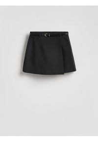 Reserved - Spódnico-szorty z paskiem - czarny. Kolor: czarny. Materiał: tkanina, wiskoza