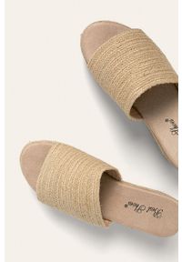 ANSWEAR - Answear - Klapki Best Shoes. Kolor: beżowy. Materiał: syntetyk, materiał, guma. Obcas: na platformie. Wysokość obcasa: bez obcasa #2