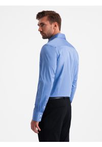 Ombre Clothing - Klasyczna męska koszula SLIM FIT z satynowej tkaniny – niebieska V2. Okazja: na spotkanie biznesowe, do pracy, na co dzień. Typ kołnierza: kołnierzyk klasyczny. Kolor: niebieski. Materiał: satyna, tkanina. Wzór: gładki. Styl: klasyczny #4