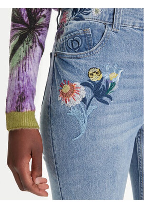 Desigual Jeansy Sunflower 25WWDD23 Niebieski Straight Fit. Kolor: niebieski