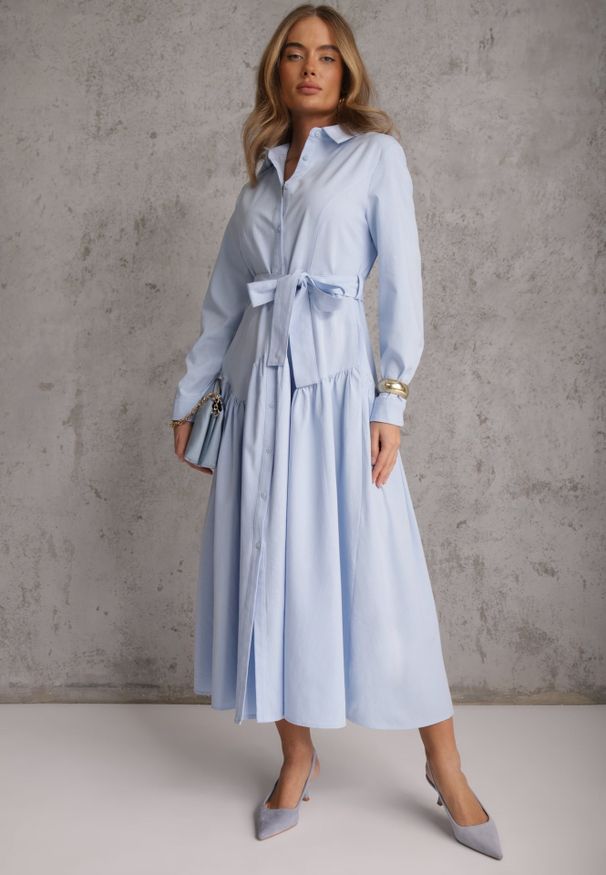 Renee - Niebieska Sukienka w Koszulowym Stylu z Wiskozą Bawełną i Paskiem Nerigunn. Kolor: niebieski. Materiał: wiskoza, bawełna. Sezon: lato. Typ sukienki: koszulowe. Styl: elegancki