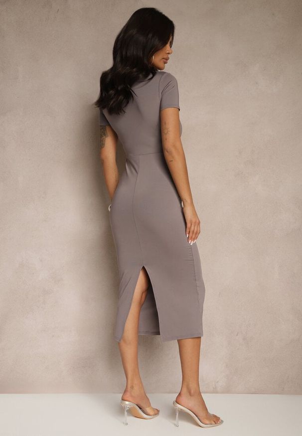 Renee - Szara Sukienka Bodycon o Dopasowanym Kroju z Dekoltem w V Efrerina. Okazja: na co dzień. Kolor: szary. Materiał: jeans. Długość rękawa: krótki rękaw. Typ sukienki: bodycon. Styl: klasyczny, elegancki, casual