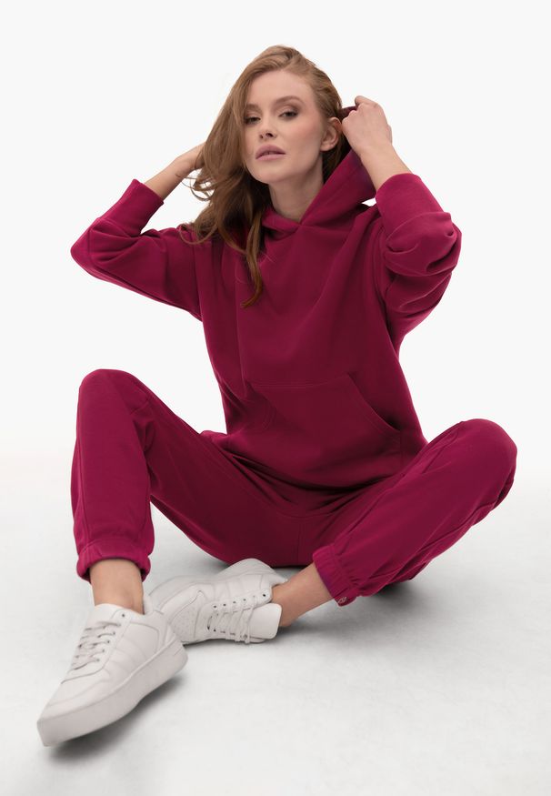 Volcano - Bluza oversize B-LOVE. Typ kołnierza: kaptur. Kolor: czerwony. Materiał: poliester, dresówka, materiał, bawełna. Wzór: napisy, haft, aplikacja