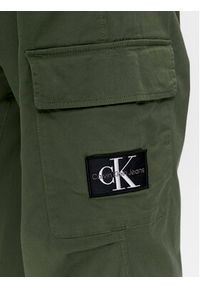 Calvin Klein Jeans Spodnie materiałowe Essential J30J324537 Zielony Regular Fit. Kolor: zielony. Materiał: materiał, bawełna #6