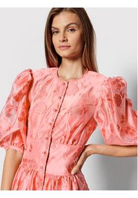 Custommade Sukienka koktajlowa Lulia 999323414 Różowy Regular Fit. Kolor: różowy. Materiał: syntetyk. Styl: wizytowy #4