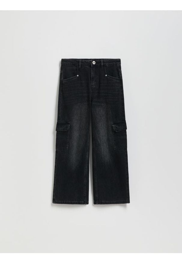 Reserved - Jeansy wide leg z kieszeniami cargo - czarny. Kolor: czarny