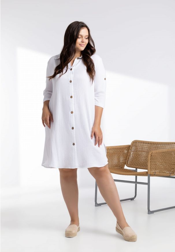 Moda Size Plus Iwanek - Biała sukienka Alta XXL OVERSIZE LATO. Okazja: na co dzień. Kolor: biały. Materiał: tkanina, elastan, bawełna. Sezon: lato. Typ sukienki: oversize. Styl: klasyczny, elegancki, casual