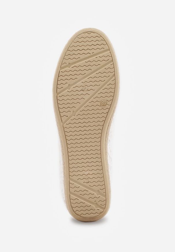Renee - Białe Espadryle z Koronkową Cholewką i Podeszwą z Plecionki Marilex. Okazja: na co dzień. Kolor: biały. Materiał: koronka. Szerokość cholewki: normalna. Wzór: koronka. Sezon: wiosna. Styl: boho, casual