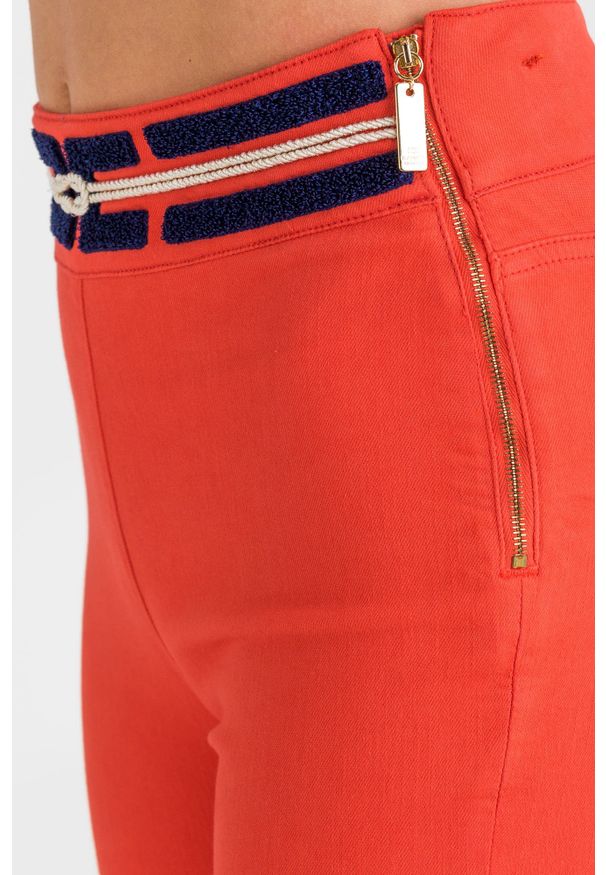 Elisabetta Franchi - JEANSY elisabetta franchi. Stan: podwyższony. Materiał: jeans. Styl: klasyczny