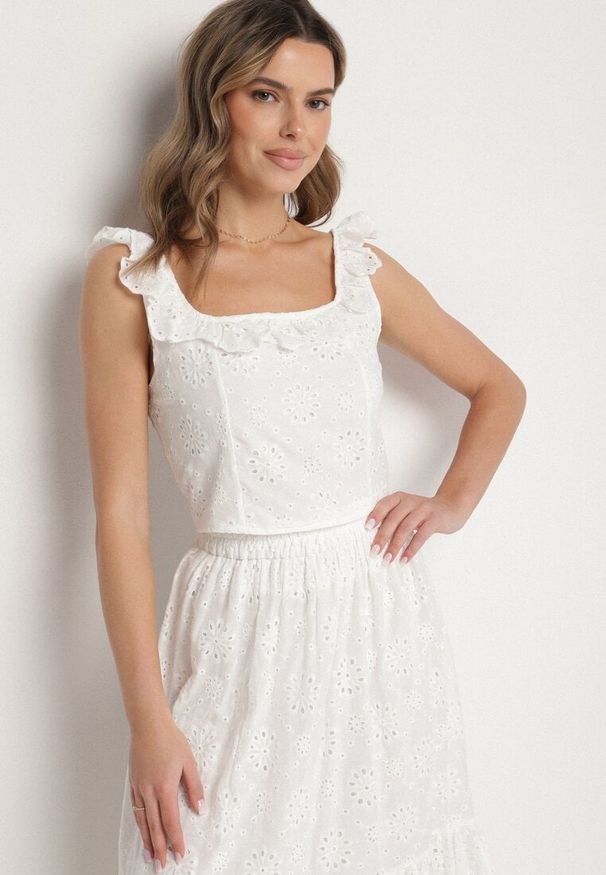 Born2be - Biały Wiskozowy Komplet w Stylu Boho Top z Falbanką i Spódnica z Haftem Natisena. Kolor: biały. Materiał: wiskoza. Wzór: haft