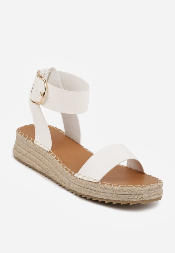 Born2be - Białe Sandały VICES na Niskim Koturnie z Plecionki z Paskiem Wokół Kostki Tetea. Okazja: na co dzień. Zapięcie: pasek. Kolor: biały. Materiał: len. Sezon: lato. Obcas: na koturnie. Styl: klasyczny, casual