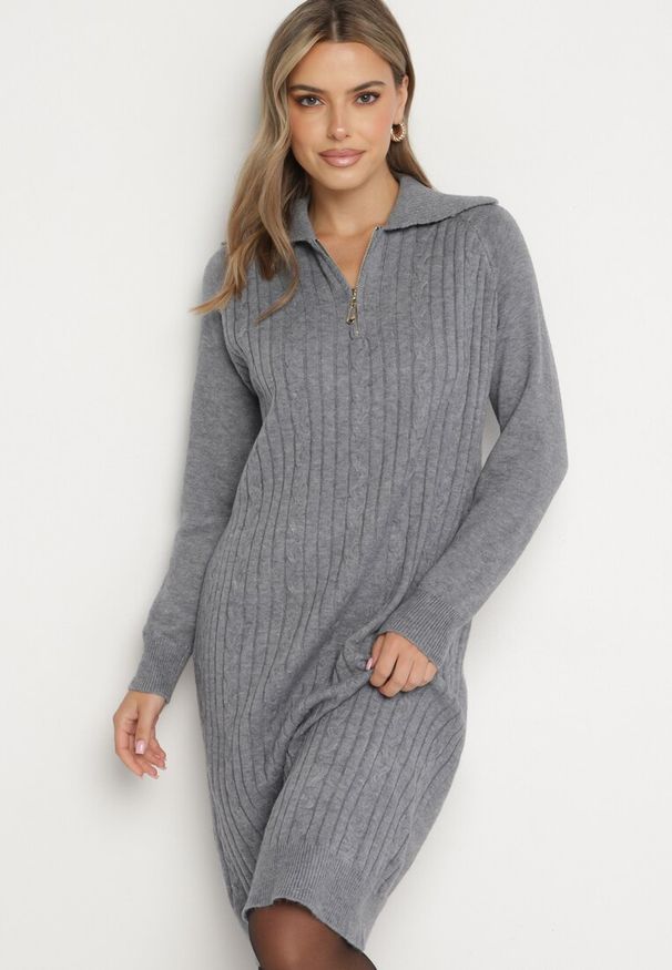 Born2be - Szara Sukienka z Bawełną i Wełną z Kołnierzykiem na Suwak Tereithra. Okazja: na co dzień, na spotkanie biznesowe. Kolor: szary. Materiał: bawełna, wełna. Typ sukienki: proste. Styl: wizytowy, biznesowy, elegancki, casual