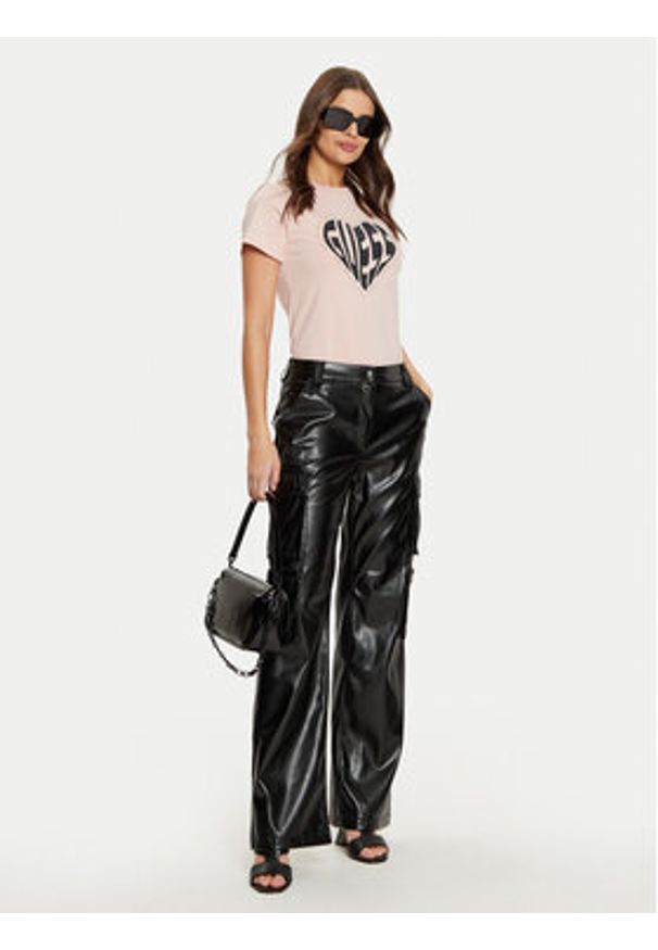 Guess T-Shirt V5RI08 J1314 Różowy Slim Fit. Kolor: różowy. Materiał: bawełna