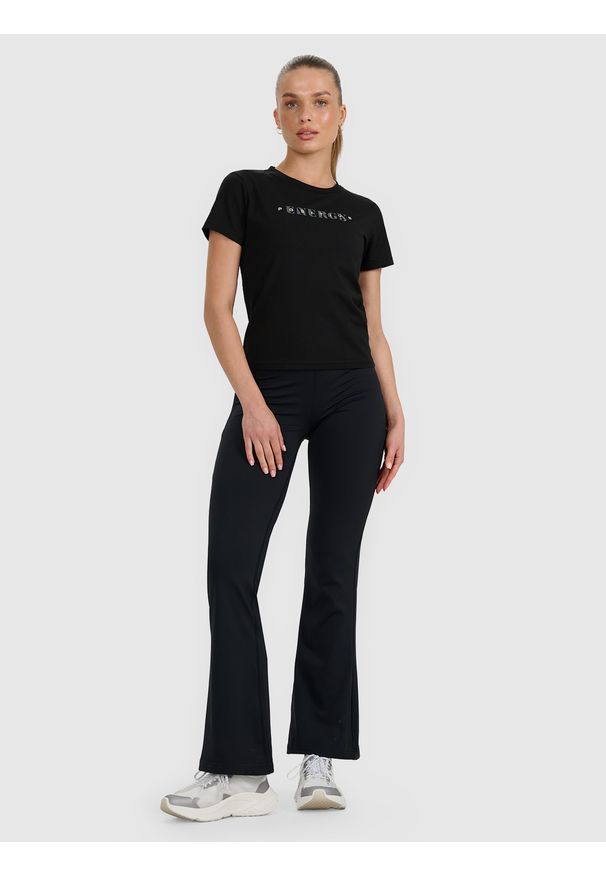 4f - 4F Legginsy z rozszerzanymi nogawkami damskie- czarne XS. Okazja: na co dzień. Stan: podwyższony. Kolor: czarny. Materiał: skóra, syntetyk, materiał. Długość: długie. Styl: casual