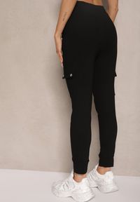 Renee - Czarne Spodnie z Bawełny Typu Cargo z Ozdobnym Wiązaniem Katirene. Okazja: na co dzień. Stan: podwyższony. Kolor: czarny. Materiał: bawełna. Styl: casual #4