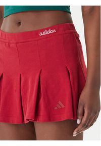 Adidas - adidas Spódnica plisowana Seasonal Essentials Colorpop KD3372 Czerwony Loose Fit. Kolor: czerwony. Materiał: bawełna #4