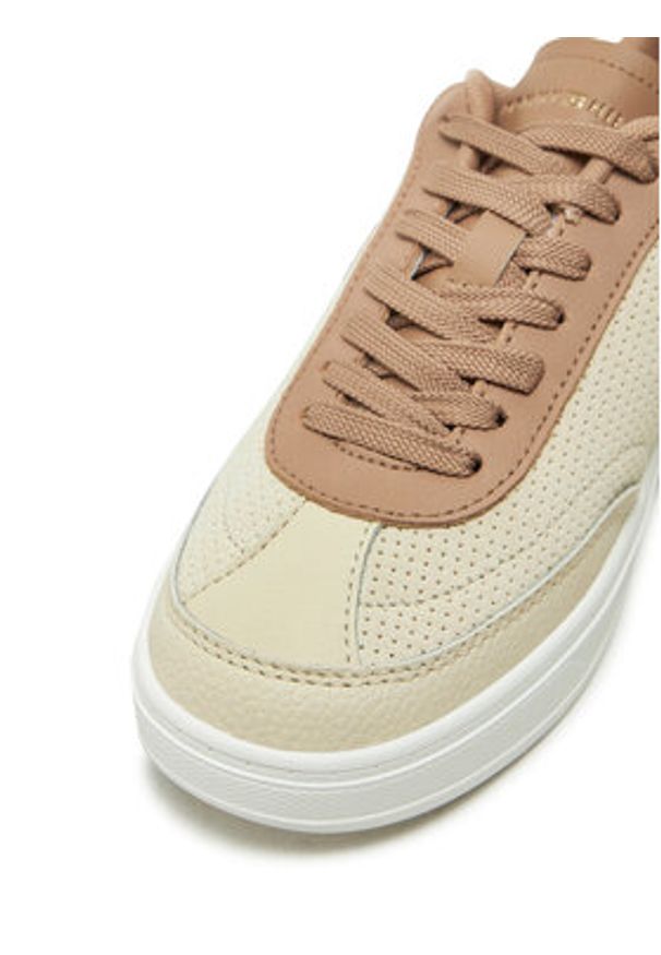 TOMMY HILFIGER - Tommy Hilfiger Sneakersy Th Heritage Sneaker Perf FW0FW08380 Beżowy. Kolor: beżowy. Materiał: skóra