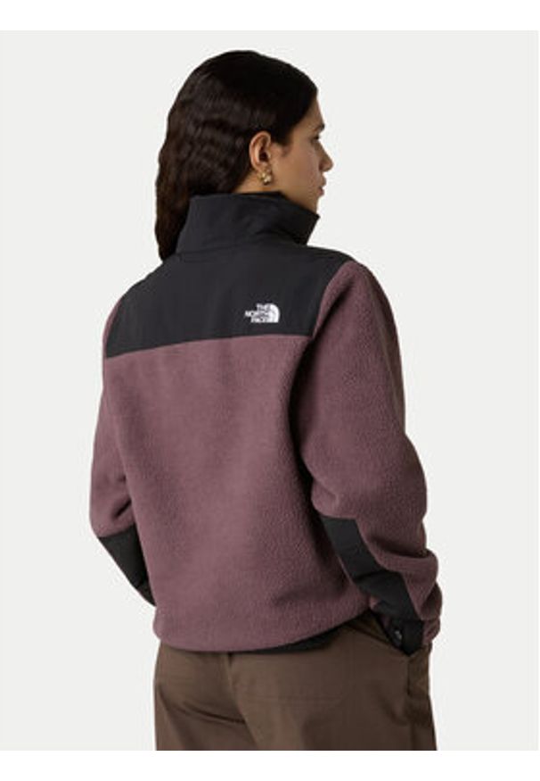 The North Face Polar Retro Denali NF0A88YR Fioletowy Regular Fit. Kolor: fioletowy. Materiał: syntetyk. Styl: retro