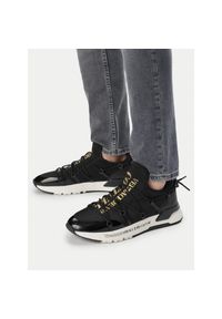 Sneakersy Versace Jeans Couture. Kolor: czarny #1
