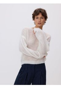 Reserved - Sweter z ozdobnymi koralikami - biały. Kolor: biały. Materiał: wełna, dzianina #1