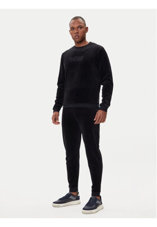 BOSS Bluza Velour 50550636 Czarny Regular Fit. Kolor: czarny. Materiał: bawełna, welur