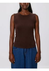 Reserved - Top z wiskozą - ciemnobrązowy. Kolor: brązowy. Materiał: wiskoza