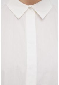 Vero Moda Koszula bawełniana damska kolor biały relaxed z kołnierzykiem klasycznym. Typ kołnierza: kołnierzyk klasyczny. Kolor: biały. Materiał: bawełna. Styl: klasyczny