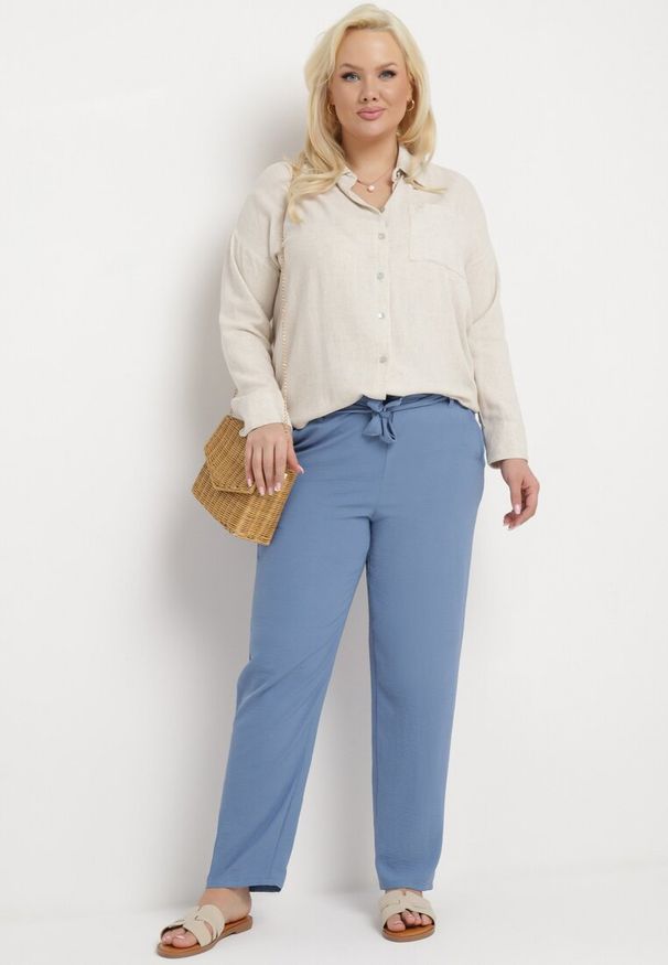 Born2be - Niebieskie Spodnie Regular Wiązane w Pasie w stylu Paperbag Tamburia. Stan: podwyższony. Kolor: niebieski. Materiał: materiał