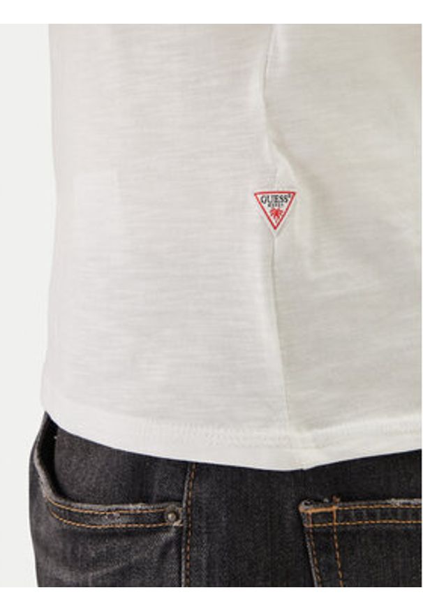 Guess T-Shirt F6GI12 K6XN4 Biały Regular Fit. Kolor: biały. Materiał: bawełna