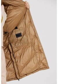 Blauer USA - BLAUER Brązowa puchowa kurtka Gwendolyn z kapturem. Typ kołnierza: kaptur. Kolor: brązowy. Materiał: puch