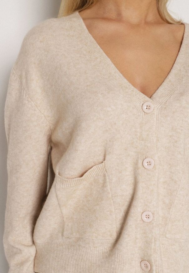 Born2be - Beżowy Rozpinany Kardigan z Dodatkiem Kaszmiru Vetirira. Okazja: na co dzień. Kolor: beżowy. Materiał: kaszmir. Styl: casual, klasyczny