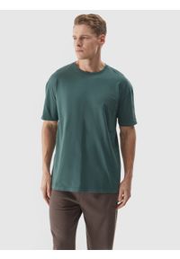 4f - T-shirt oversize gładki męski - oliwkowy. Okazja: na co dzień. Kolor: oliwkowy, brązowy, wielokolorowy. Materiał: bawełna, dzianina, jersey. Długość rękawa: krótki rękaw. Długość: krótkie. Wzór: gładki. Styl: casual, sportowy #1
