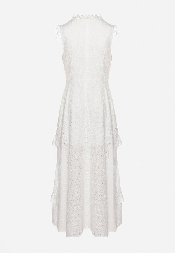 Born2be - Biała Sukienka Maxi Rozkloszowana z Ażurowym Wzorem Saitha. Okazja: na co dzień. Kolor: biały. Materiał: tkanina. Wzór: ażurowy. Styl: elegancki, casual. Długość: maxi