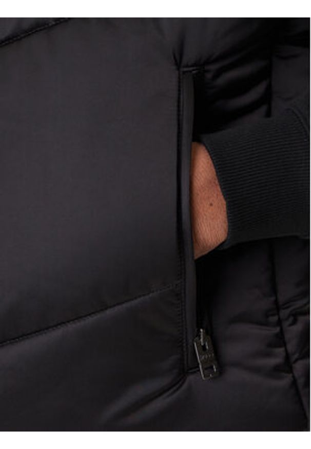 Hugo - HUGO Kamizelka Berolino2531 50541591 Czarny Regular Fit. Kolor: czarny. Materiał: syntetyk