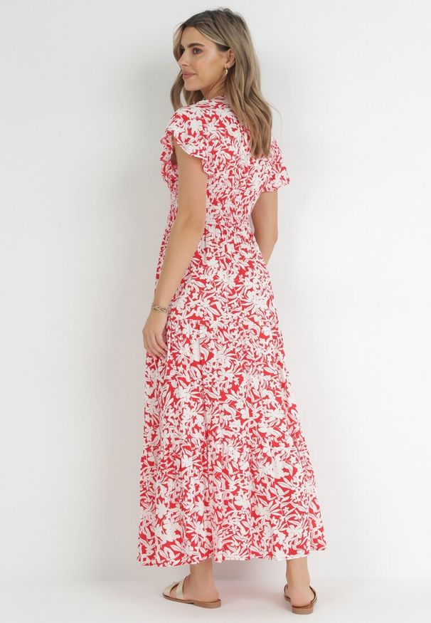 Born2be - Czerwona Rozkloszowana Sukienka Maxi z Wiskozy z Gumkami w Pasie z Guzikami Deninie. Kolor: czerwony. Materiał: wiskoza. Długość rękawa: krótki rękaw. Wzór: nadruk. Długość: maxi