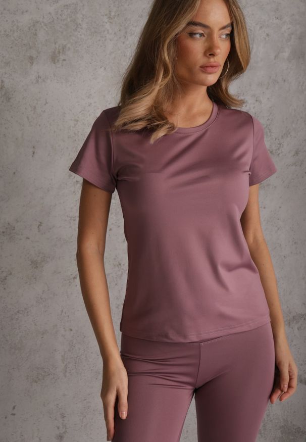 Renee - Fioletowy Klasyczny T-shirt o Gładkim Wykończeniu Rhethine. Kolor: fioletowy. Materiał: jeans, zamsz. Długość: krótkie. Wzór: gładki. Styl: klasyczny