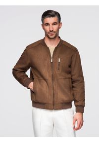 Ombre Clothing - Kurtka bomberka męska z imitacji zamszu - brązowa V1. Okazja: na co dzień. Kolor: brązowy. Materiał: zamsz. Wzór: aplikacja. Styl: casual, wizytowy