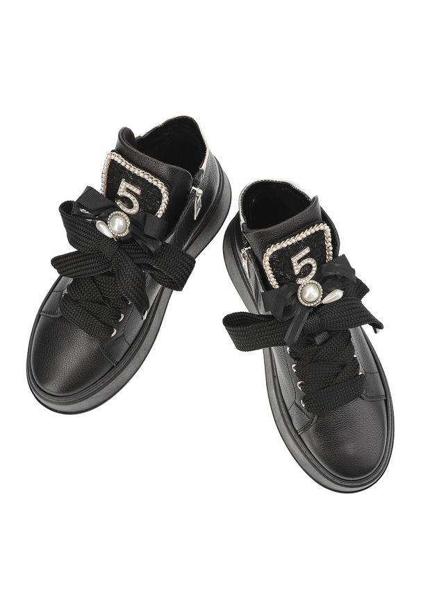 CheBello - Czarne Sneakersy Chebello Eleganckie Obuwie Damskie Z Broszką. Kolor: czarny. Materiał: materiał. Sezon: jesień. Obcas: na obcasie. Styl: elegancki. Wysokość obcasa: średni