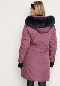 Born2be - Ciemnofioletowa Dwustronna Kurtka za Kolano z Kapturem z Futerkiem Zephyro. Typ kołnierza: kaptur. Kolor: fioletowy. Materiał: futro. Długość: długie. Wzór: gładki, aplikacja #3