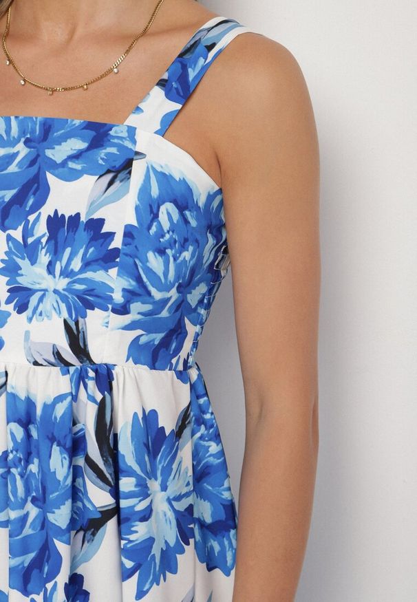 Born2be - Niebieska Rozkloszowana Sukienka z Wiskozą w Kwiatowym Wzór Nilarune. Kolor: niebieski. Materiał: wiskoza. Długość rękawa: na ramiączkach. Wzór: kwiaty. Sezon: lato. Styl: klasyczny