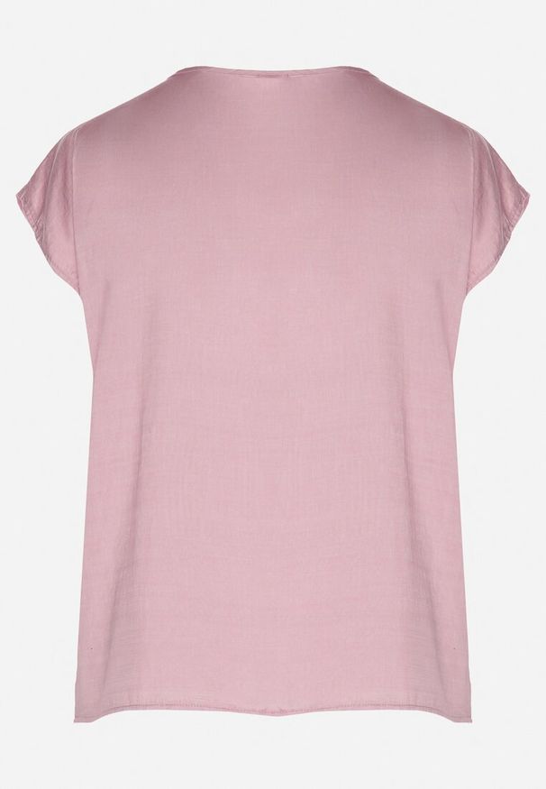Born2be - Różowa Bluzka z Haftem i Sznurkiem Przy Dekolcie Mepaya. Okazja: na co dzień. Kolekcja: plus size. Kolor: różowy. Długość rękawa: krótki rękaw. Długość: krótkie. Wzór: haft. Sezon: lato. Styl: klasyczny, elegancki, casual