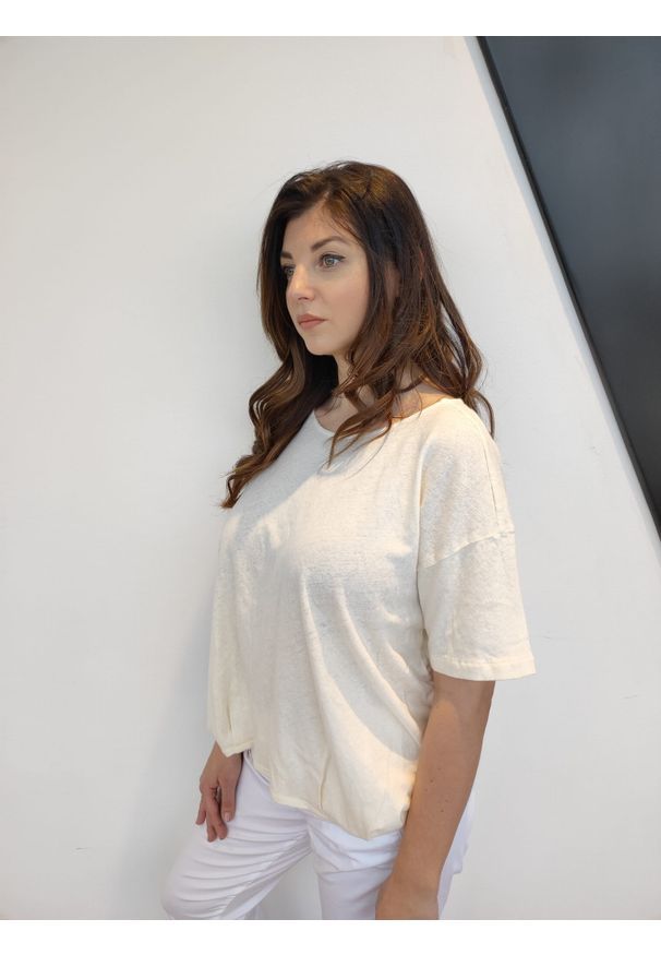 Kremowy t-shirt oversize Alessia Santi. Kolor: kremowy. Materiał: bawełna