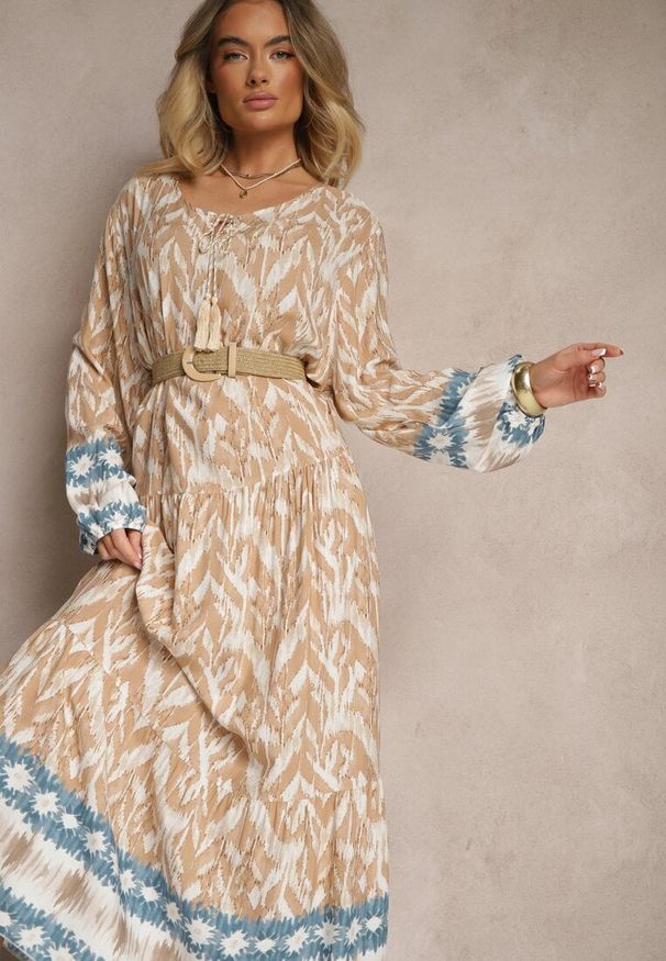 Renee - Beżowa Wiskozowa Sukienka z Printem w Stylu Boho z Chwostami Erianea. Okazja: na co dzień. Kolor: beżowy. Materiał: wiskoza. Długość rękawa: długi rękaw. Wzór: nadruk. Typ sukienki: proste. Styl: boho